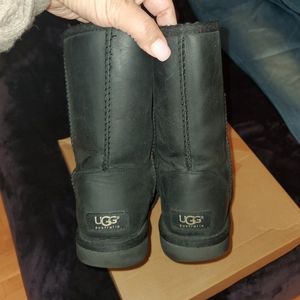Ugg classic short leather boots
